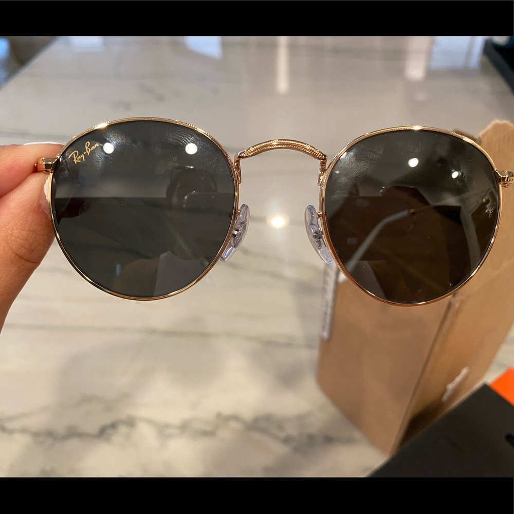 bran new ray-bans SIZE SMALL no returns